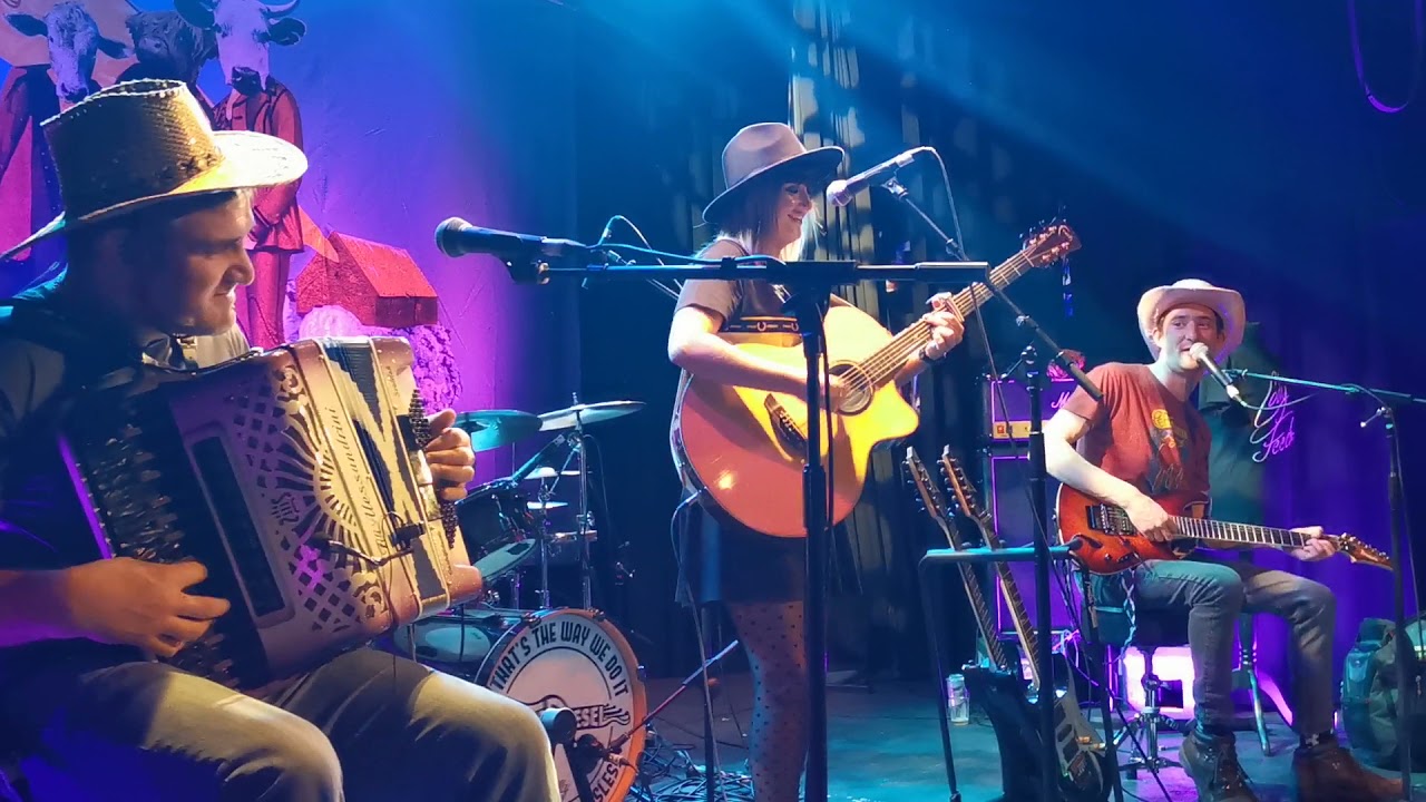 peat & diesel last song on the 5/12/21. Settle
