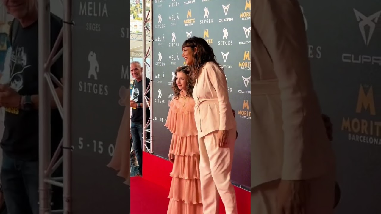 Red Carpet with Bel&eacute;n Cuesta 🫶🏼🥰 #anastasia #anastasiarusso