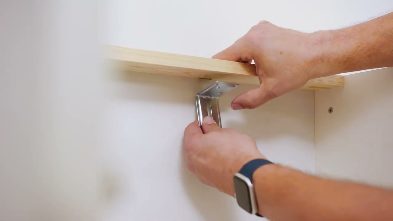 Pronorm #5 Montagehandleiding voor de kantelbeveiligingshoek van een onderkast.