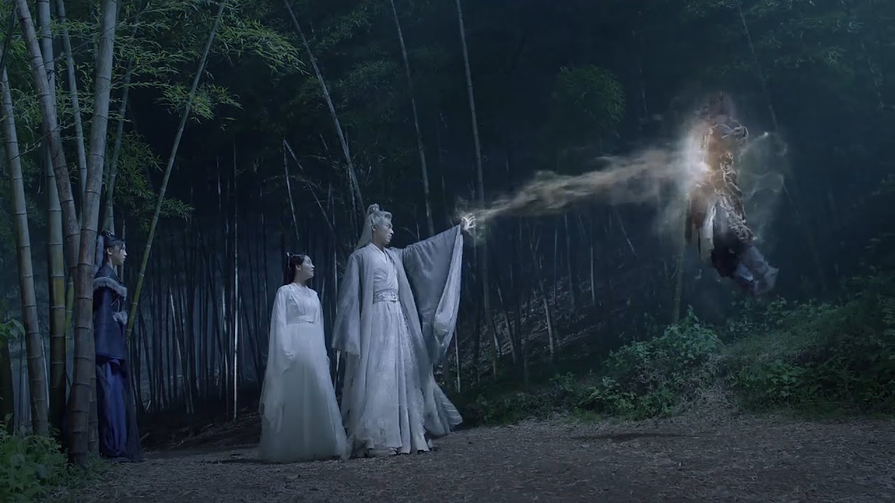 狼妖偷袭灰姑娘，一直暗中守护霸道龙王立刻现身把它打成飞灰【遇龙 Miss The Dragon】