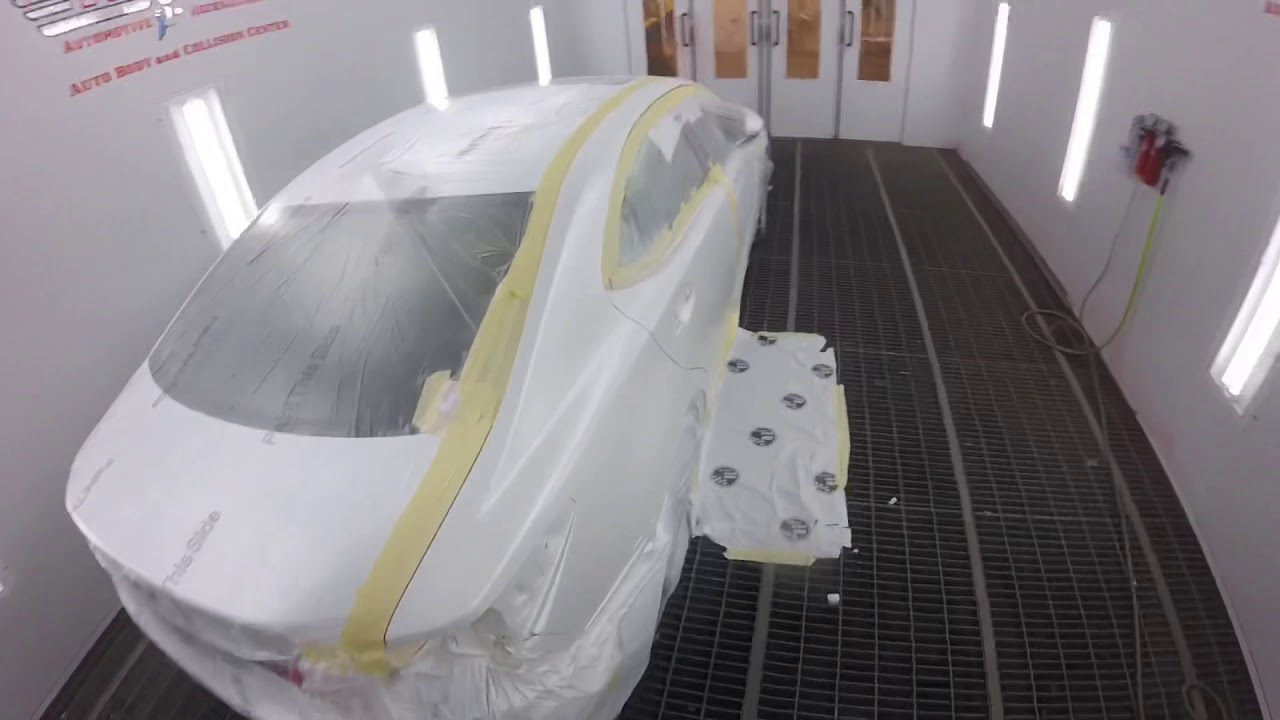 Blending 3 stage pearl white with Sikkens Autowave. Car painting.