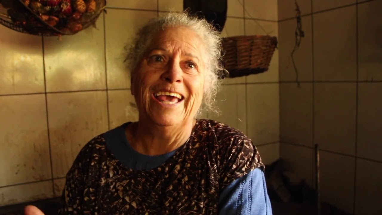 DONA CIDA GANHOU UM NOVO FOGÃO À LENHA