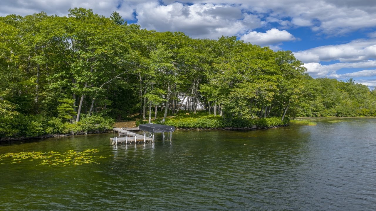 Luxury Living on Crescent Lake: A Stunning New Construction Home