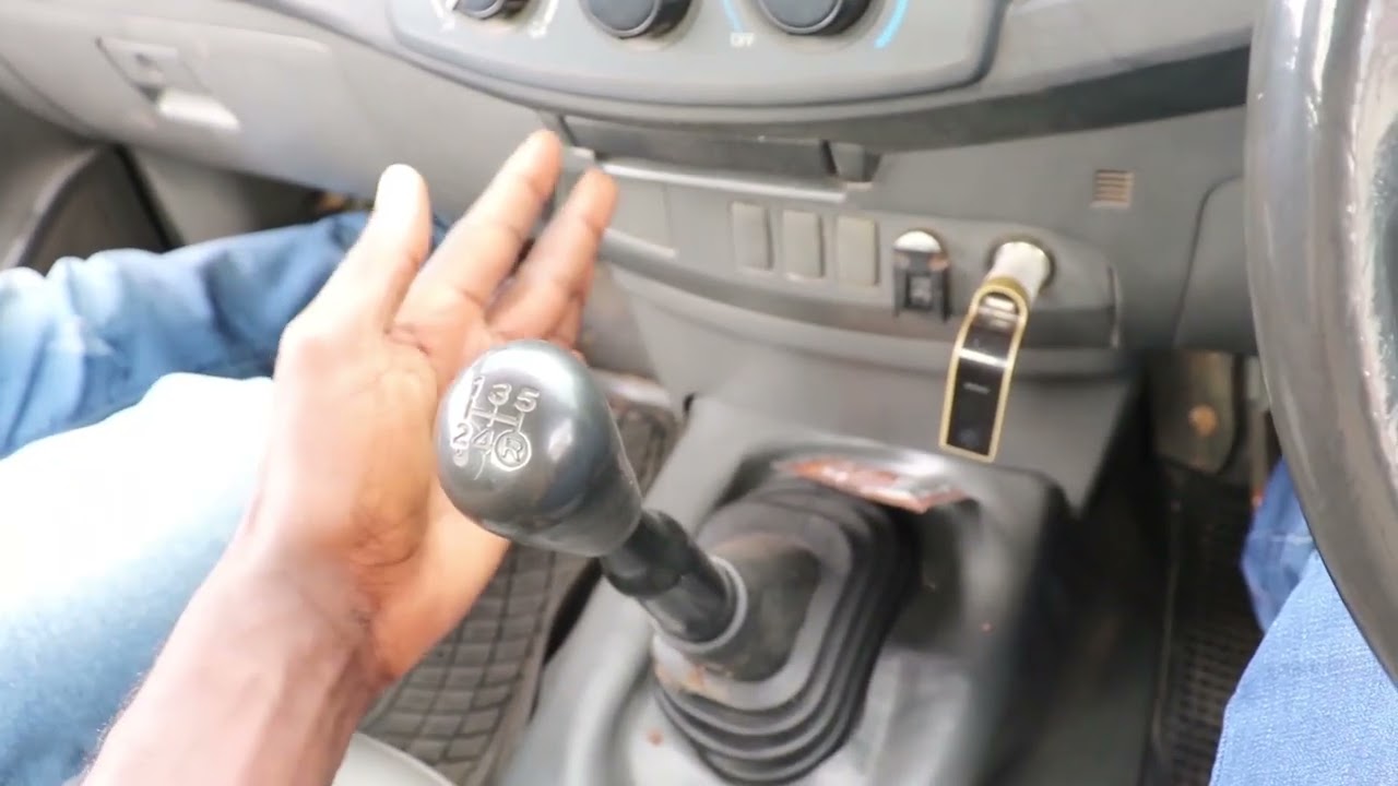 how to drive TOYOTA HILLUX 5 GEARS MANUAL