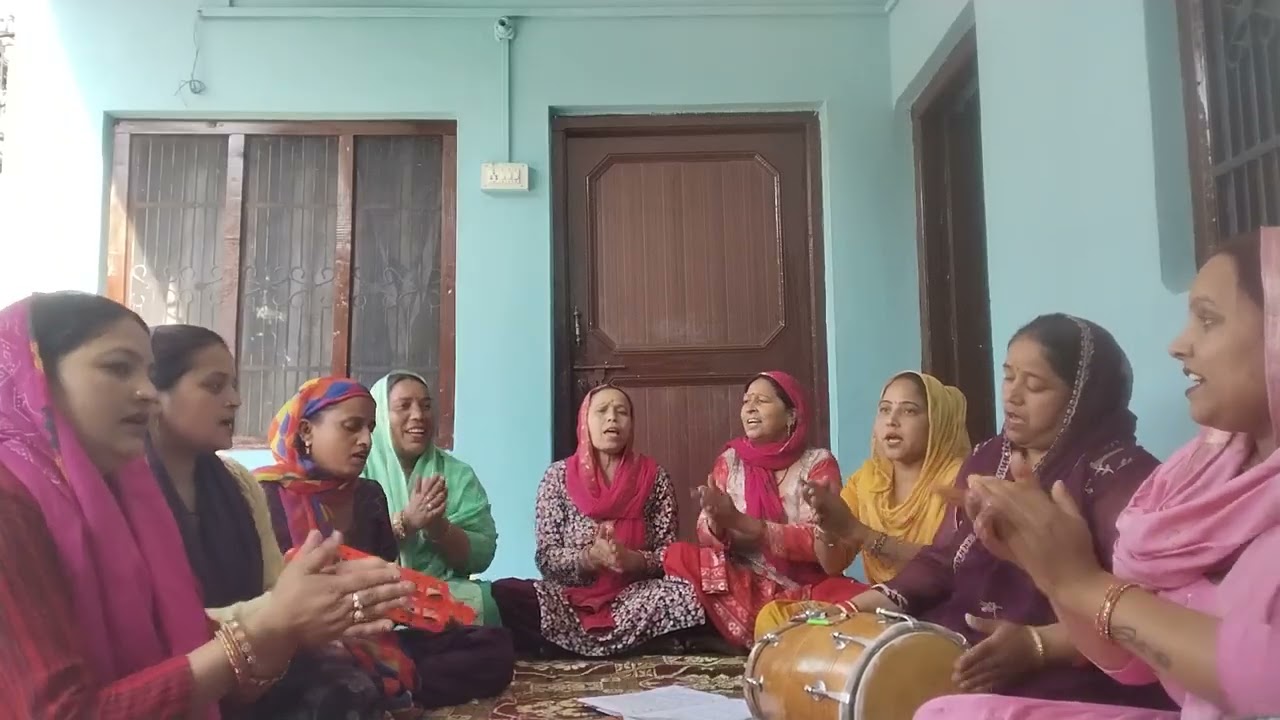 दस वे कन्हैया होली किथे किथे खेली है। 