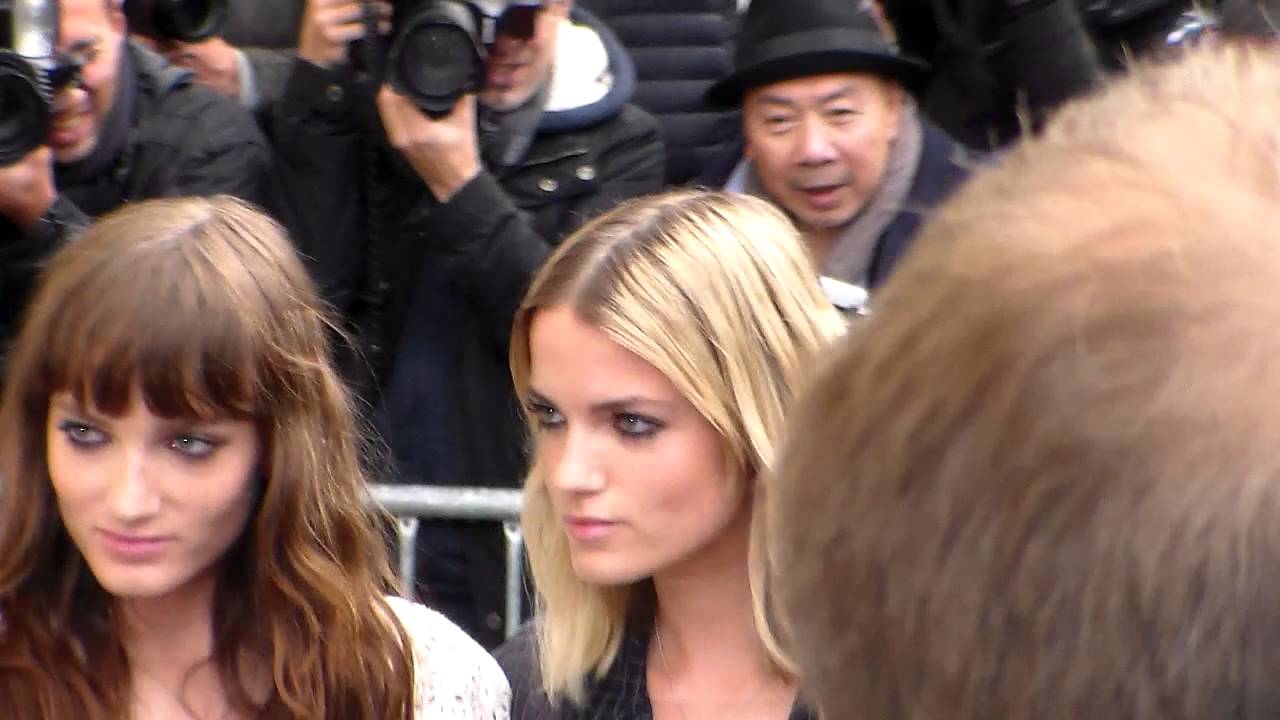 Say Lou Lou / Miranda & Elektra KILBEY @ Paris Fashion Week 6 october 2015 show Chanel