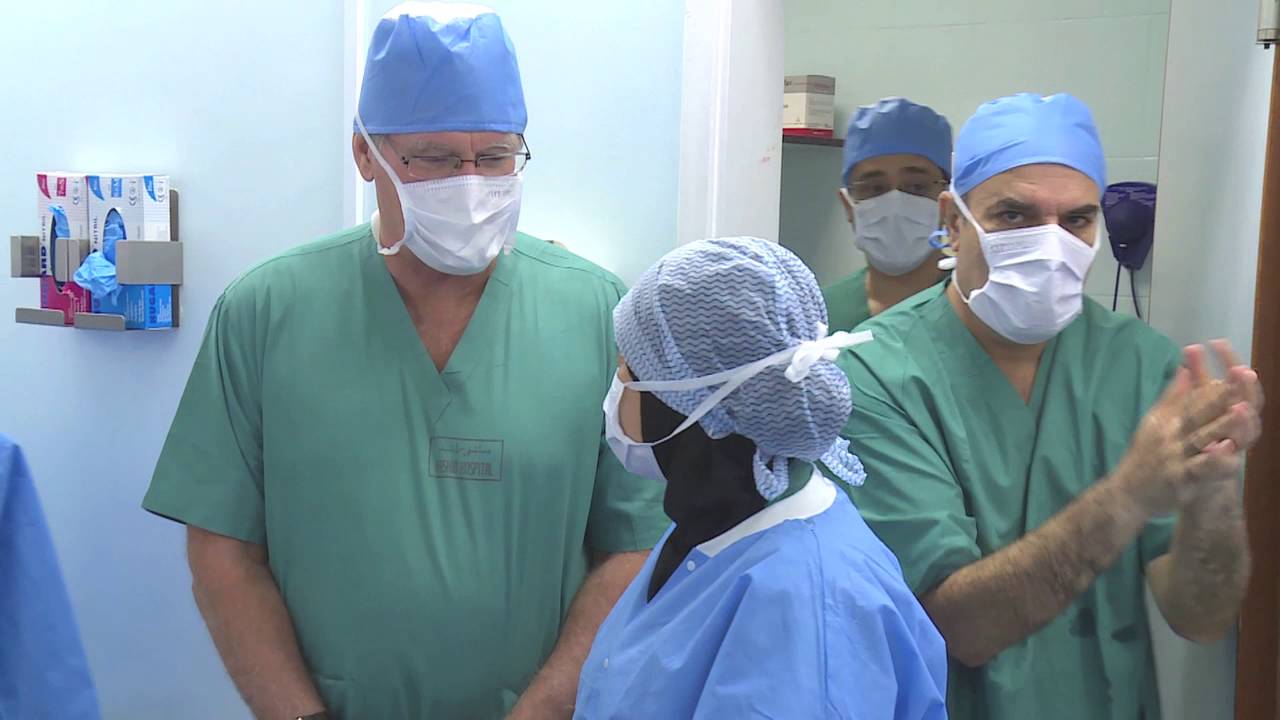 أول عملية من نوعها في علاج دوالي الساقين في مستشفى راشد