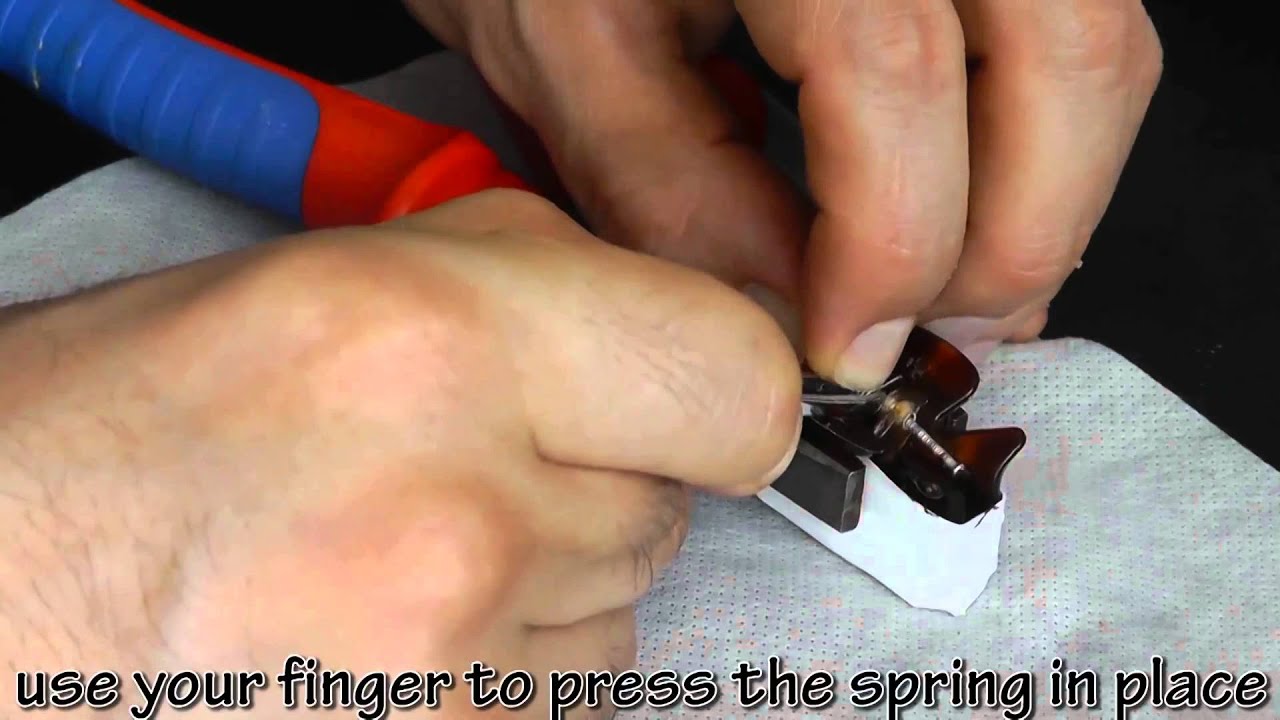 How to repair (assemble) a hair clip with detached spring