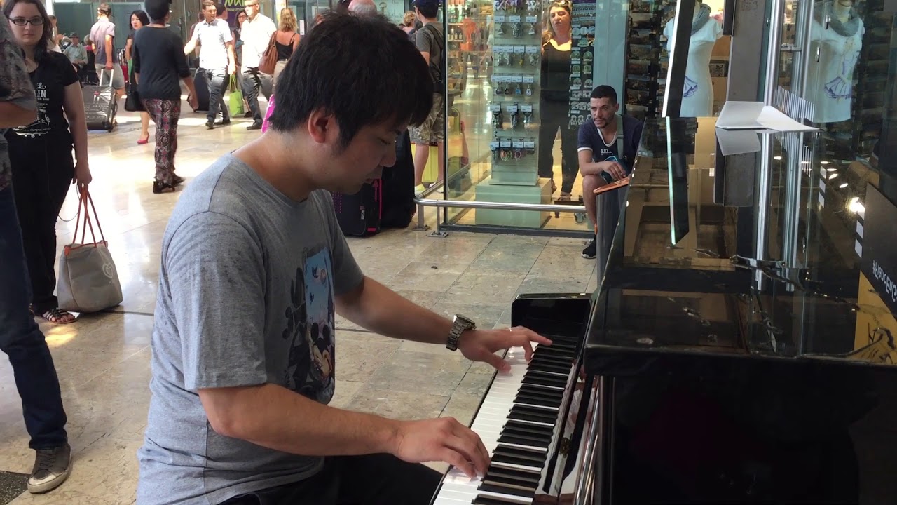 【ジブリ ピアノ】君をのせて in マルセイユ中央駅のフリーピアノ/ Kimi wo Nosete /Free piano at Marseille Central Station