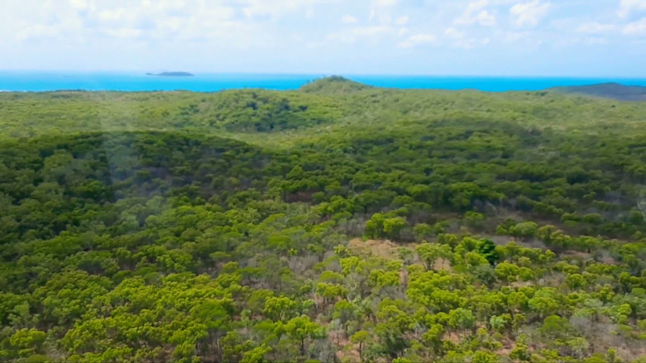 Horn Island from the air, low level flying over a tropical paradise.