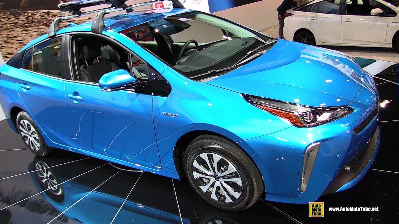 2019 Toyota Prius AWDe XLE - Exterior and Interior Walkaround - Debut at 2018 LA Auto Show