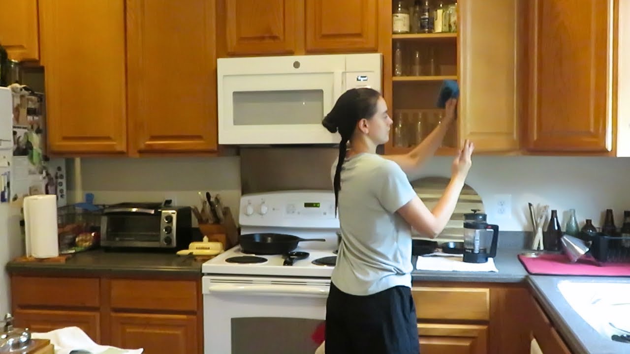 4 Homemaking Tips for a Peaceful Home | Encouragement for Everyday Life