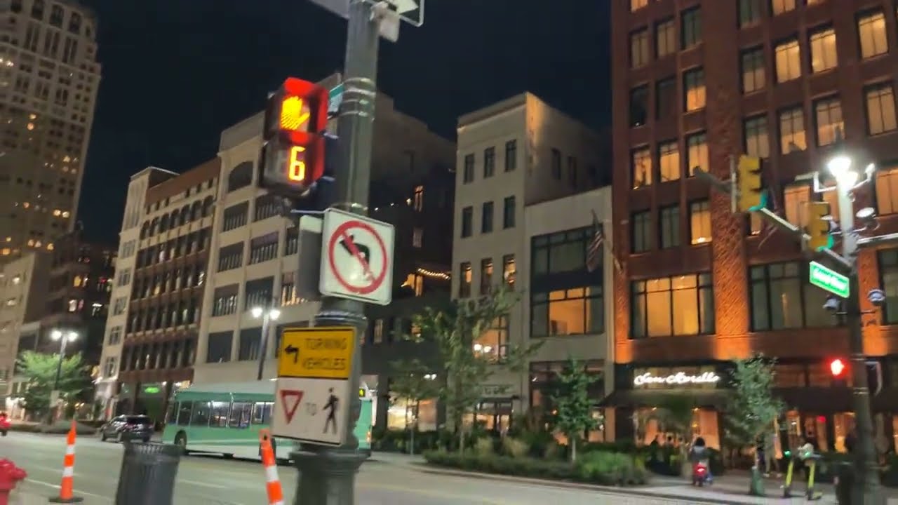 Walking Downtown Detroit Woodward Ave at night #detroit #downtowndetroit