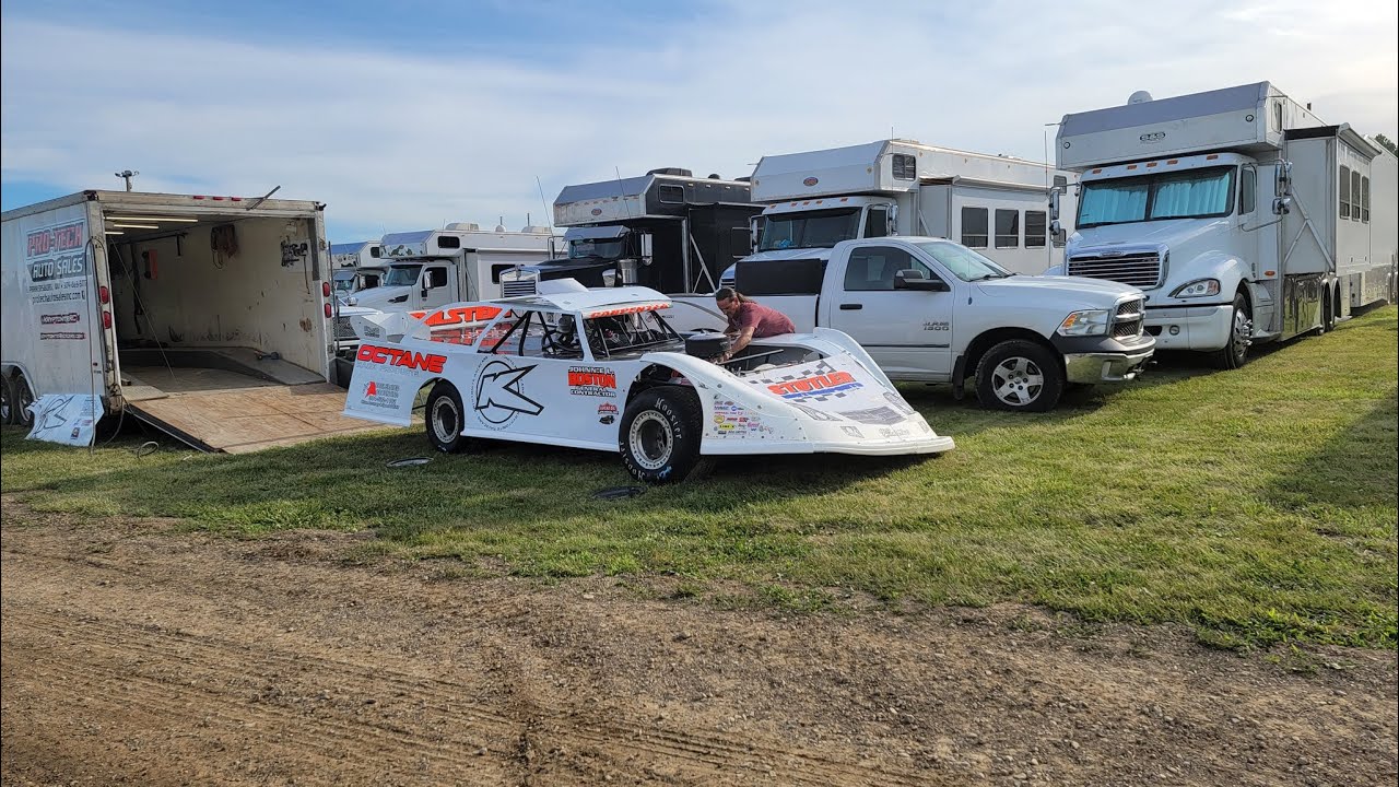 Tyler Carpenter and Freddie Carpenter Feature #1 at Muskingum County Speedway