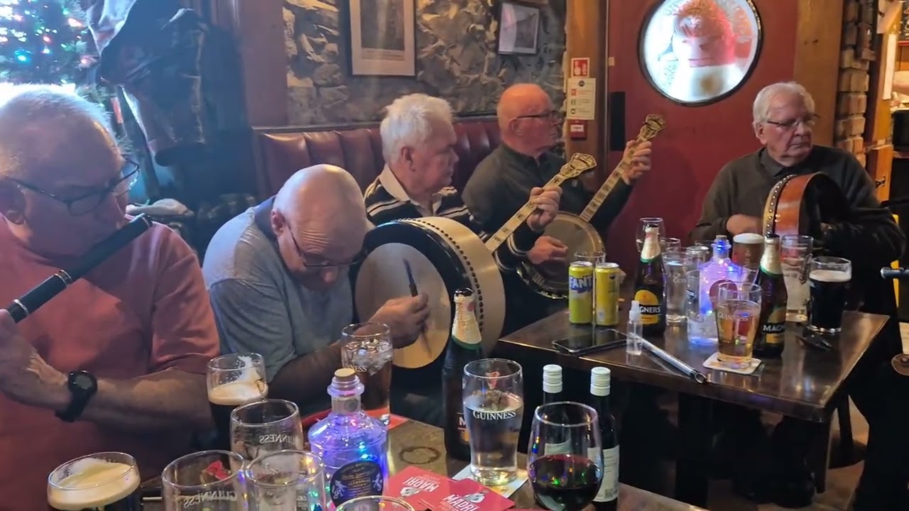 Irish music session, Macken's Bar, Newcastle - 26th December 2025.