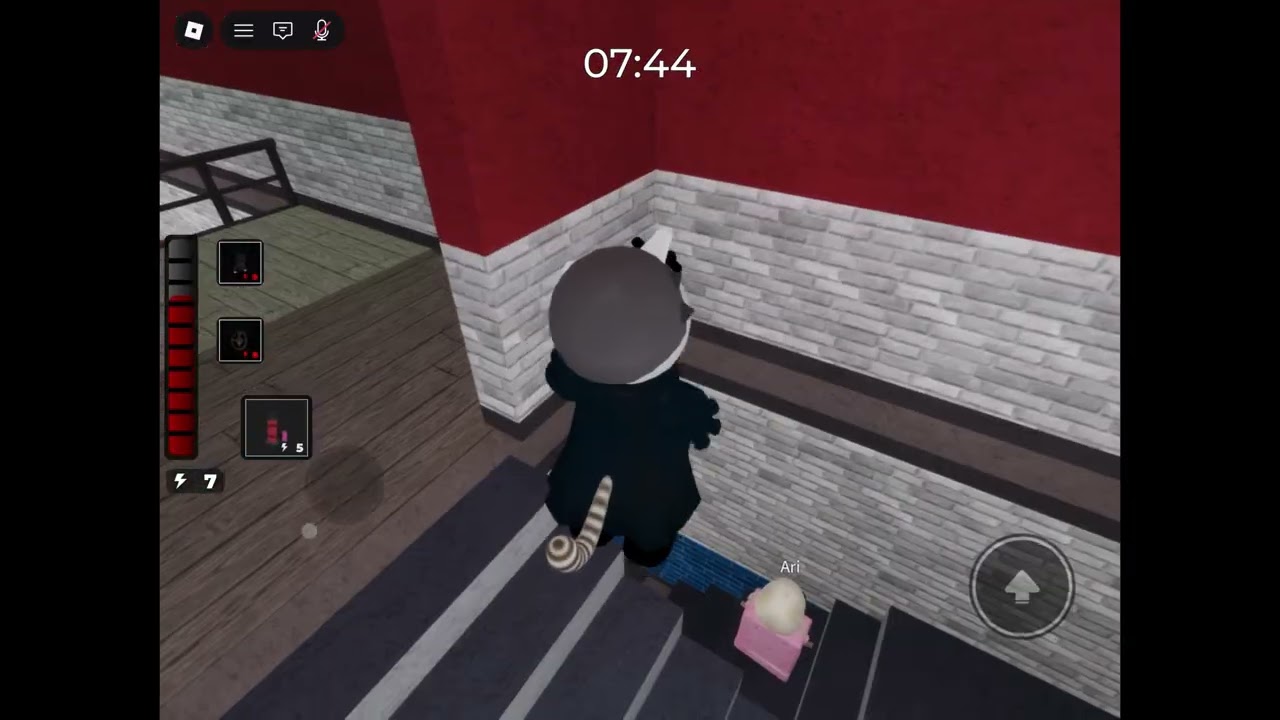 Laura gameplay #27 in Roblox piggy