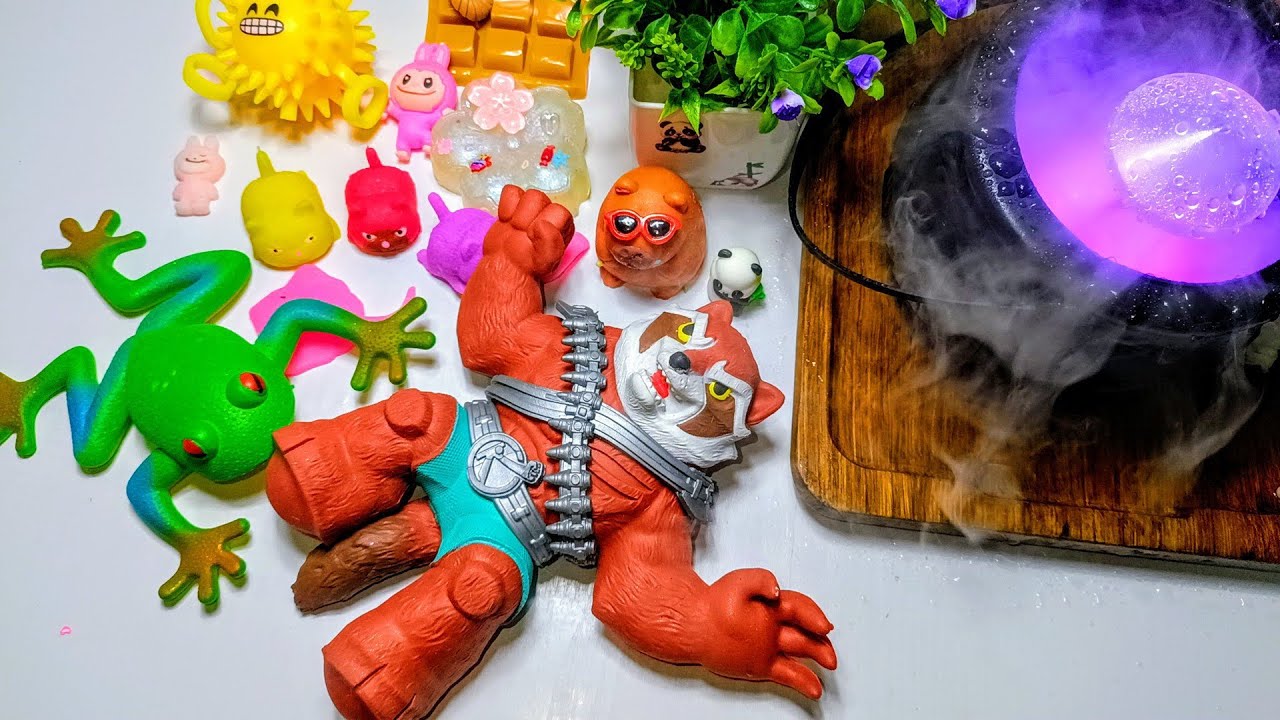 Asmr squishes unpacking and a magic pot💦🌹⌛oddlysatisfaing and magic sand!