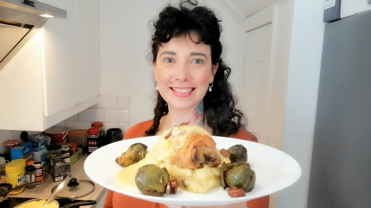 FRANGO ASSADO COM PURÊ DE BATATAS ASSADAS, CREME DE MILHO E COUVE DE YORKSHIRE OU COUVE DE BRUXELAS!