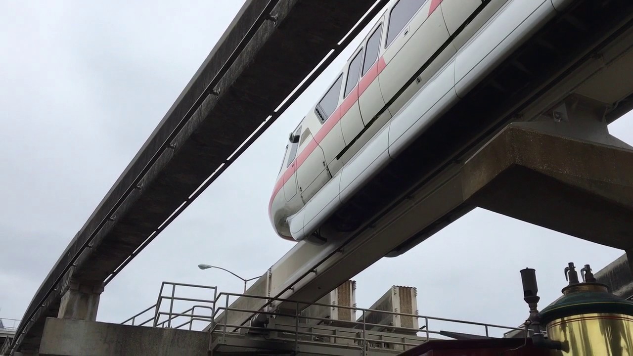 Monorail entering the roundhouse