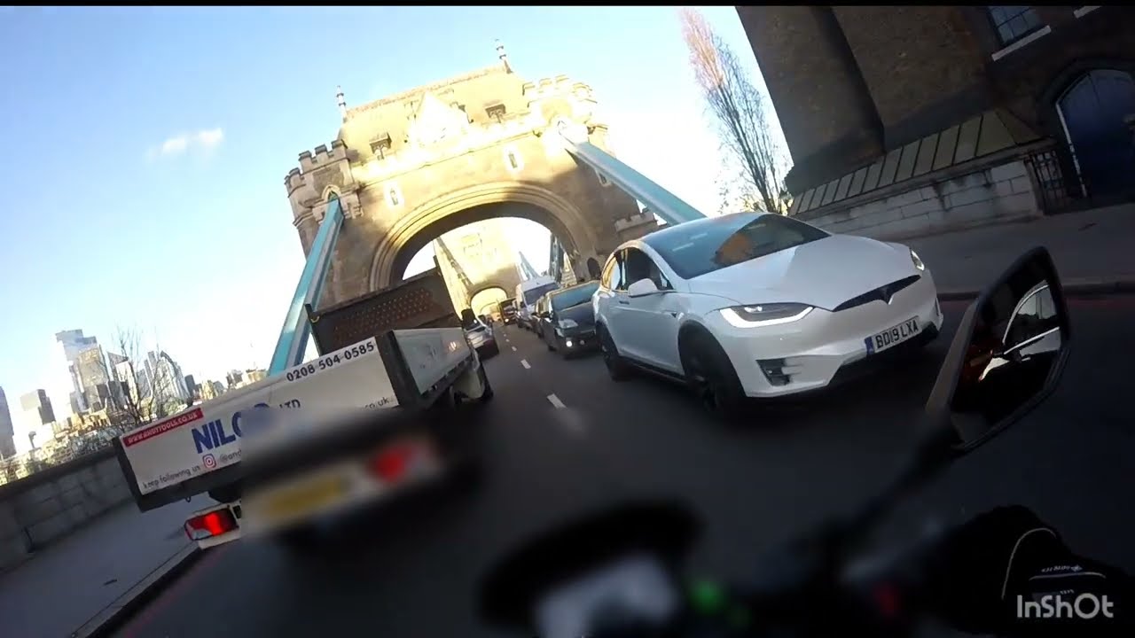 Traveling over Tower Bridge, London, Kawasaki Z500, December 2025