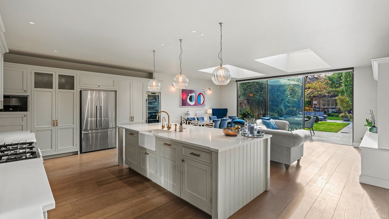 A generous family house on the edge of Wandsworth Common