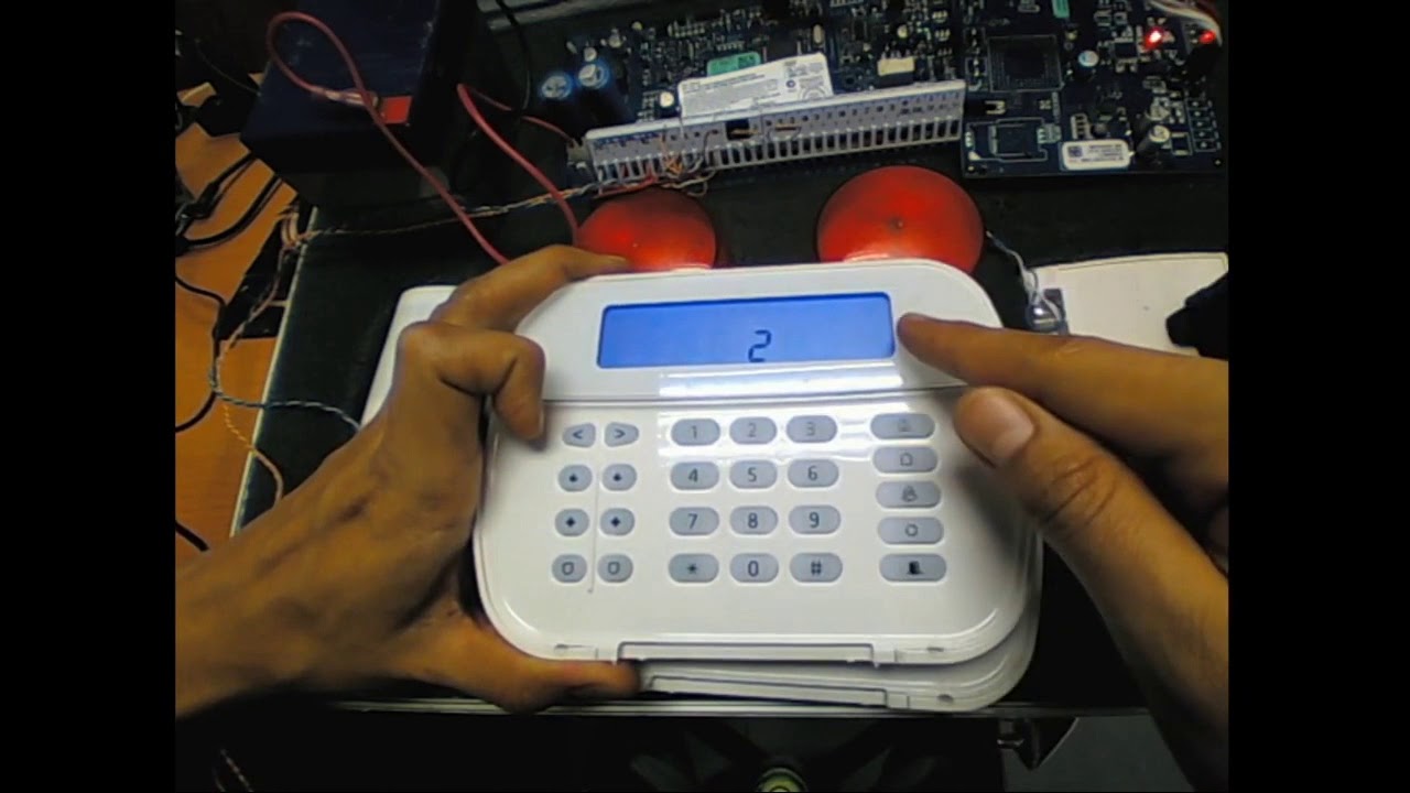 POWER SERIES NEO:  Enrolamiento y eliminación de teclados adicionales