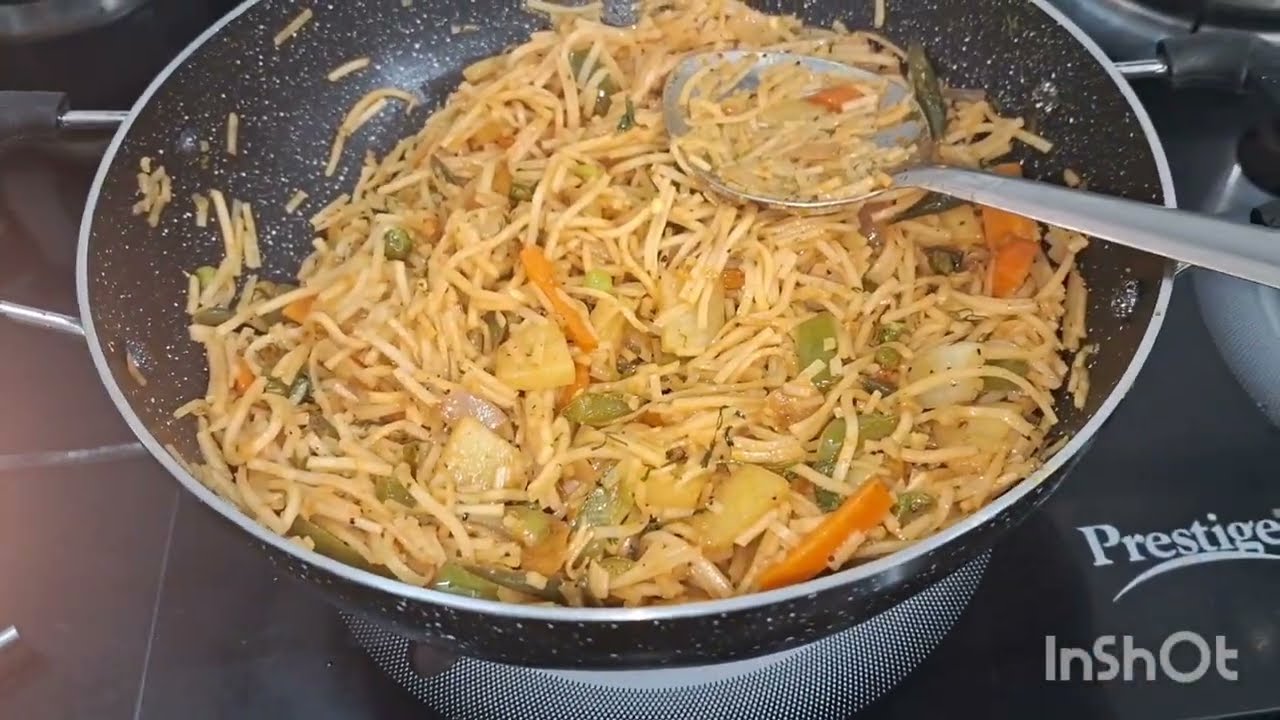 Vegetable Hakka Noodles.