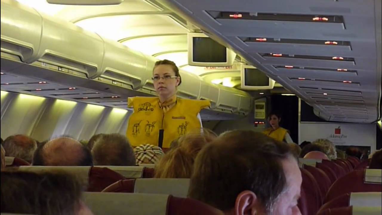 ✈ SKY Airlines Flight Safety Instructions in Turkish live and beautiful :-)