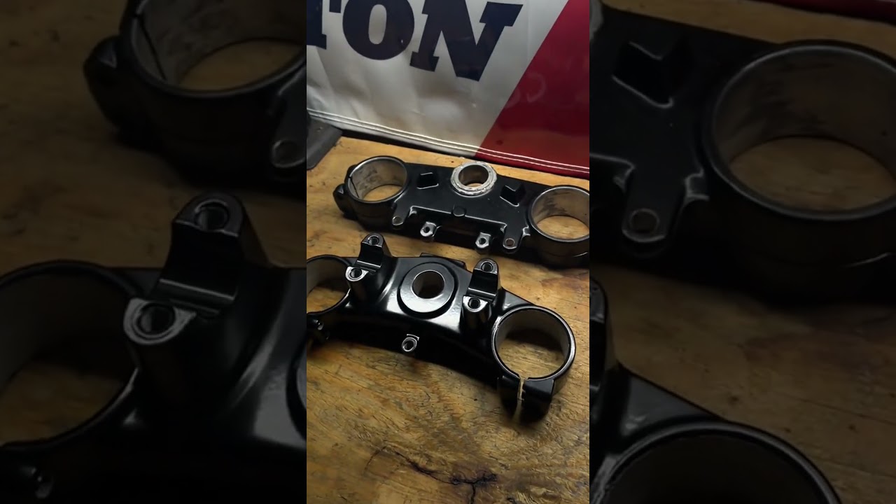Blacked out the Yz125 triple clamps with “semi gloss black” Powdercoat!! 🫡🔥 