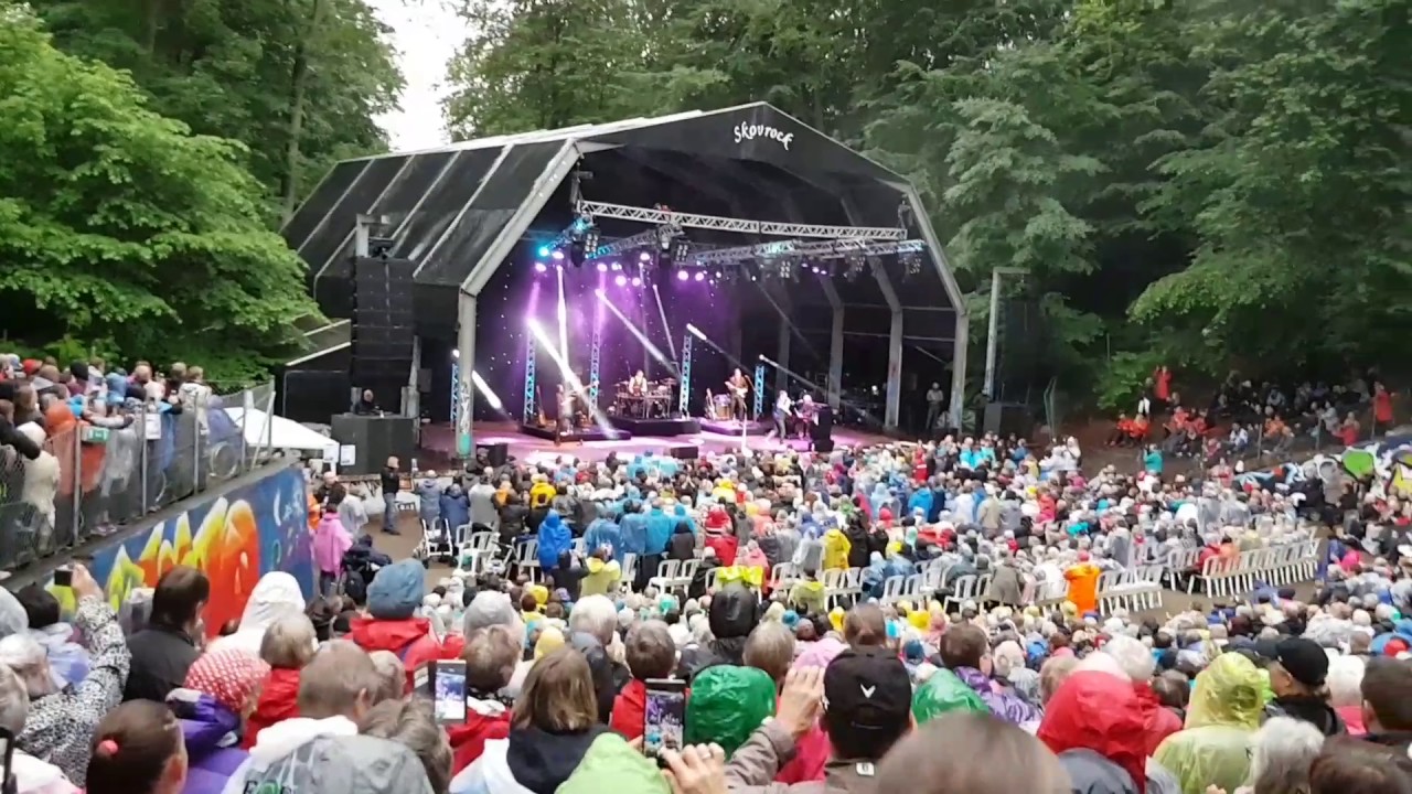 Cliff Richard (It's Gonna Be) Okay - 2017 Live in Aalborg