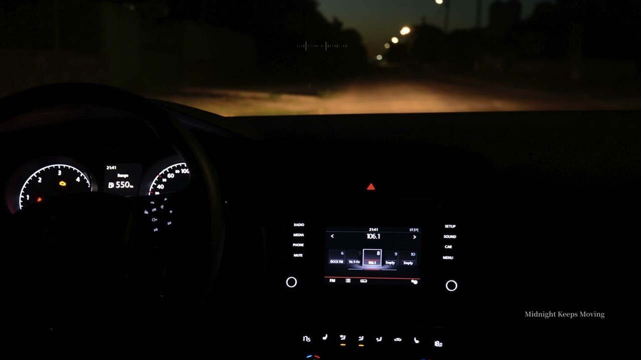 Midnight Keeps Moving – Calm Night Drive R&B | Soft Chill Trap for Late Night Thinking