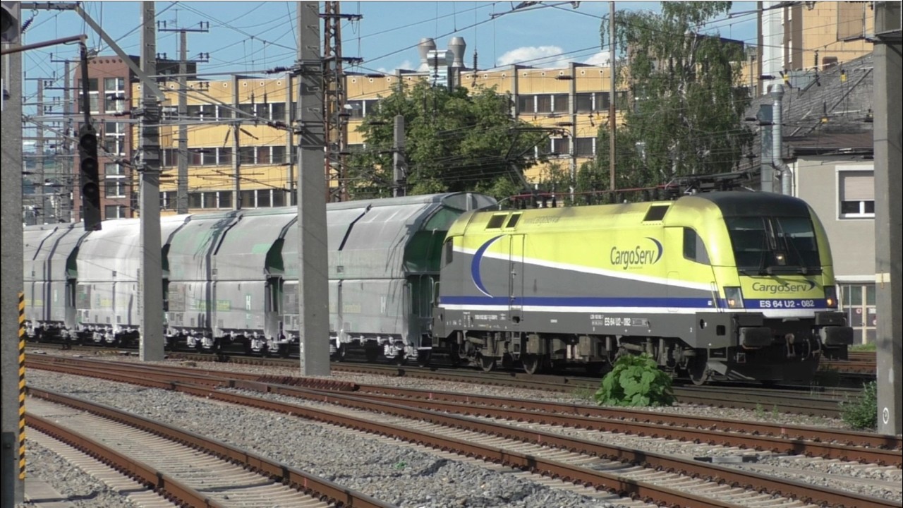 Viele Kisten (=Güterzüge) in Linz/Donau Hbf am 18.06.2024 - FHD
