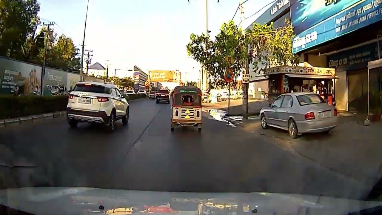 Cambodia Street View 2026, Relax and lose yourself in the natural rhythm of the city.
