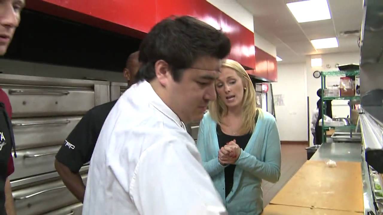 Celebrities Hunt for  Chicago's Best Pizza