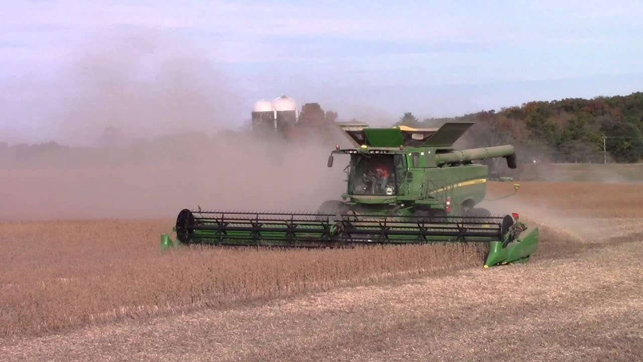 4 John Deere S680 Combines Harvesting Soybeans