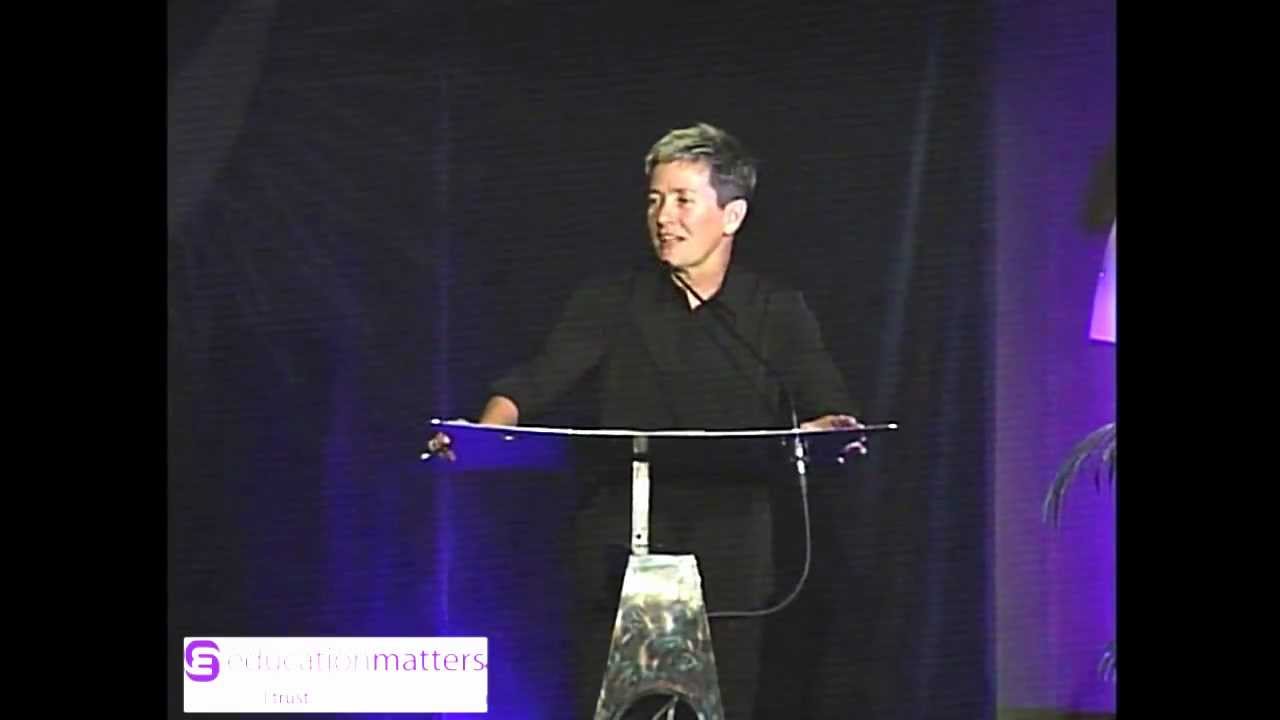 Paul Brandt Accepts 2012 Calgary Board of Education Distinguished Alumni Award