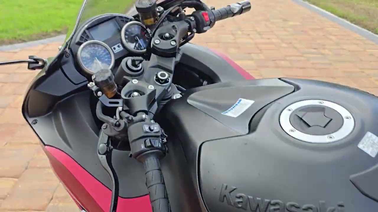 2025 Kawasaki zx14r with Delkevic 14-inch round Stainless Exhaust 