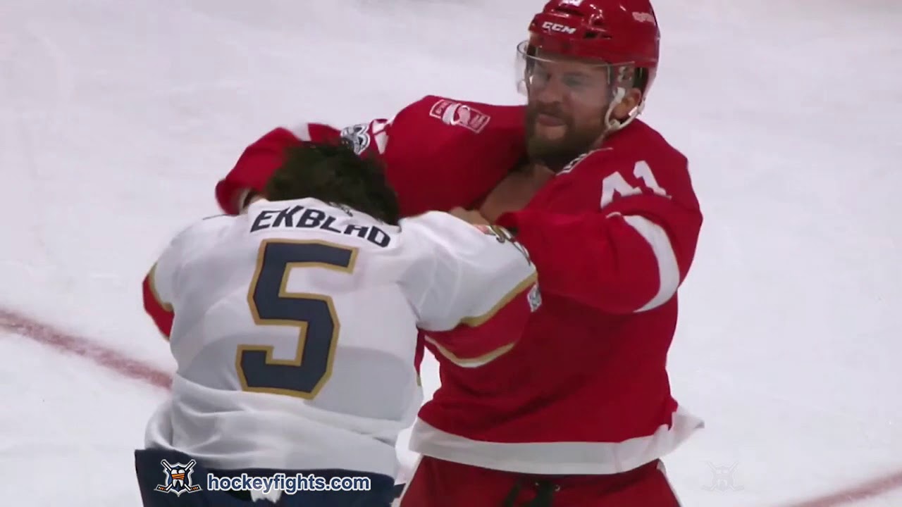 Aaron Ekblad vs Luke Glendening Dec 11, 2017