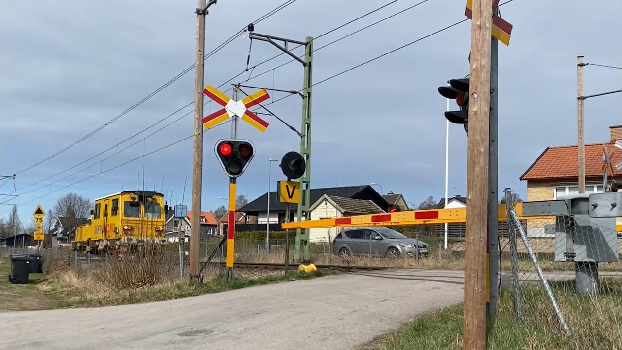 Järnvägsövergång Parkdala / Swedish railroad crossing
