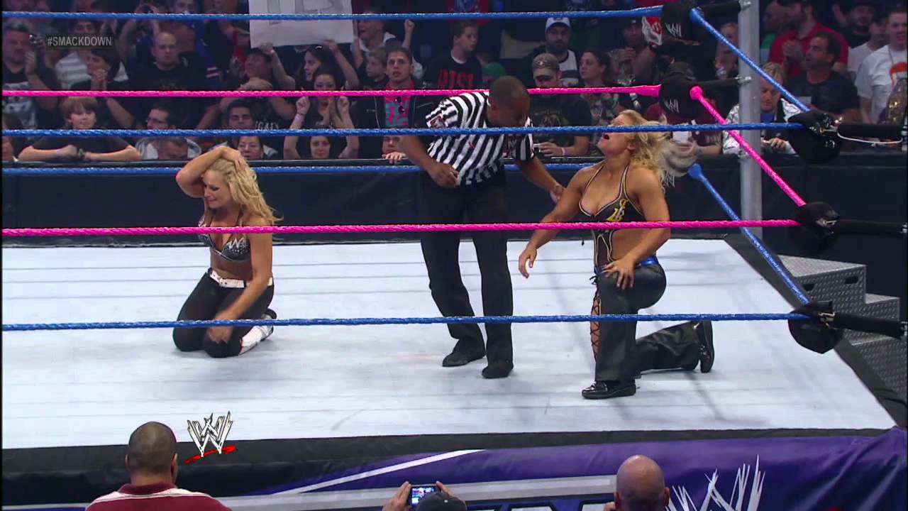Natalya vs. Beth Phoenix: SmackDown, Sept. 28, 2012