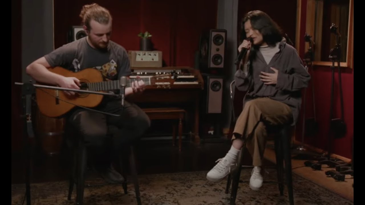 Lyn Lapid - Itsy Bitsy (Acoustic Live Performance)