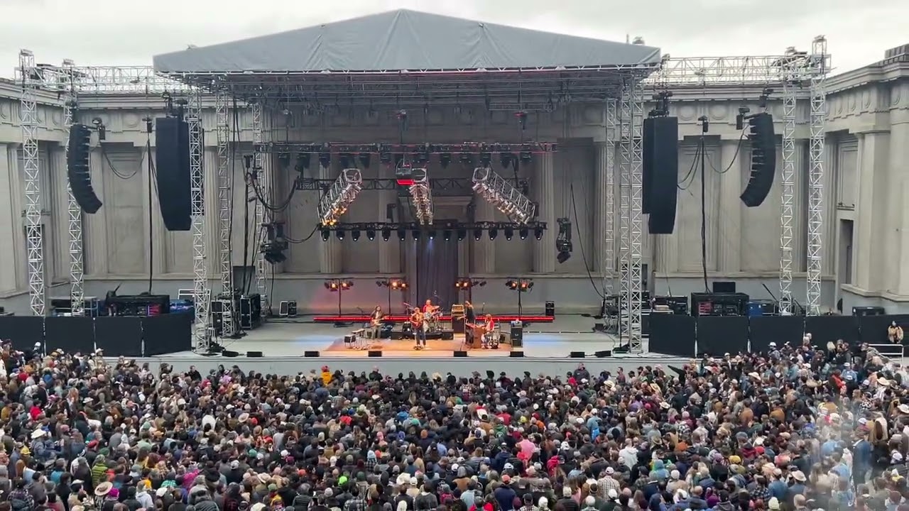 Sturgill Simpson - LA Woman (cover, The Doors) @ The Greek Berkeley 2025-04-24