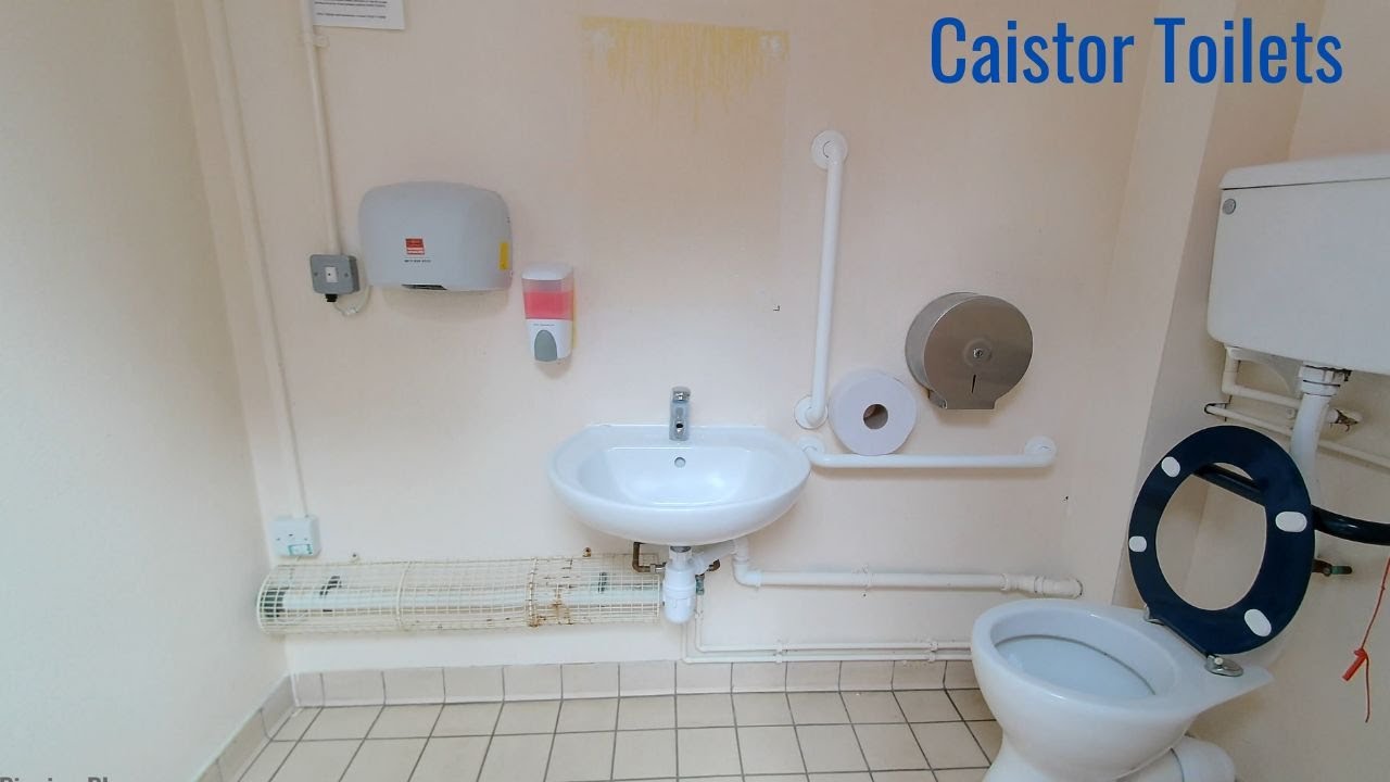 Let's inspect the toilets in Caistor Lincolnshire | July 2024