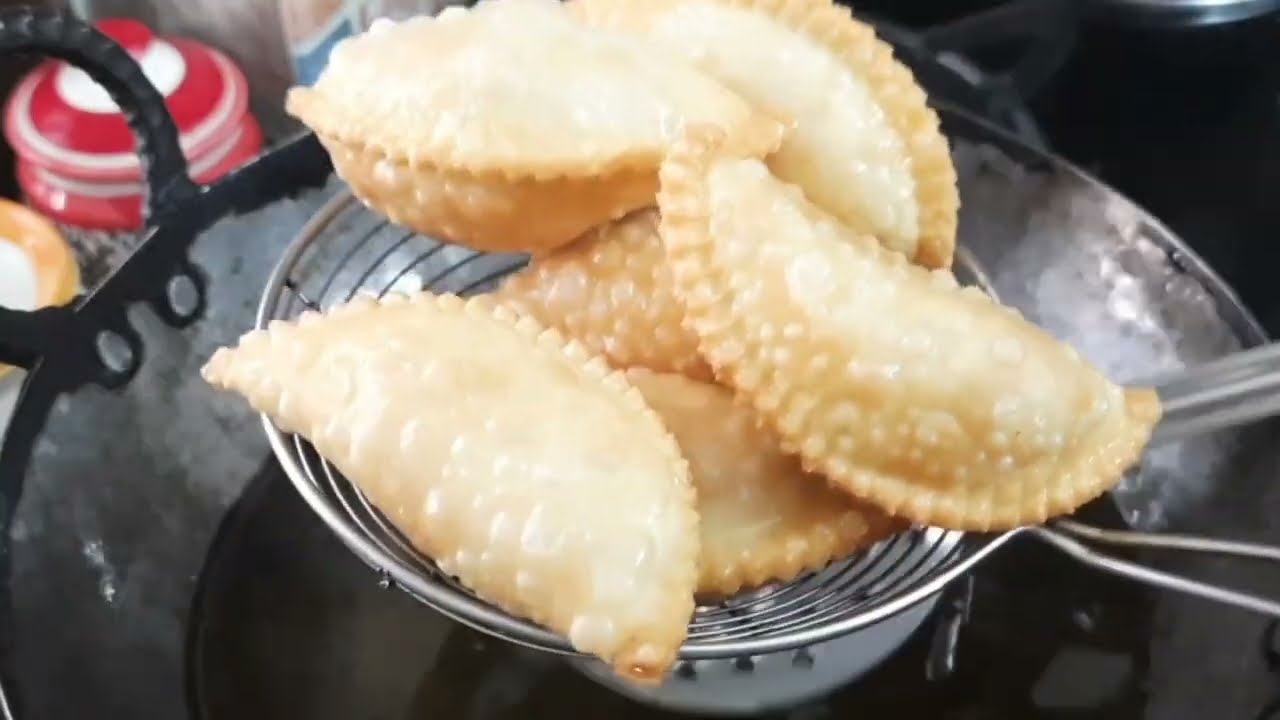 Holi Special Suji Mawa Gujiya Recipe | Homemade Gujiya Recipe | How To Make Gujiya 