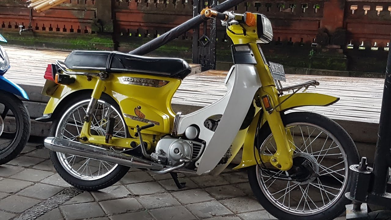 Motor Klasik Honda Super Cup 700 tahun 82 mulus