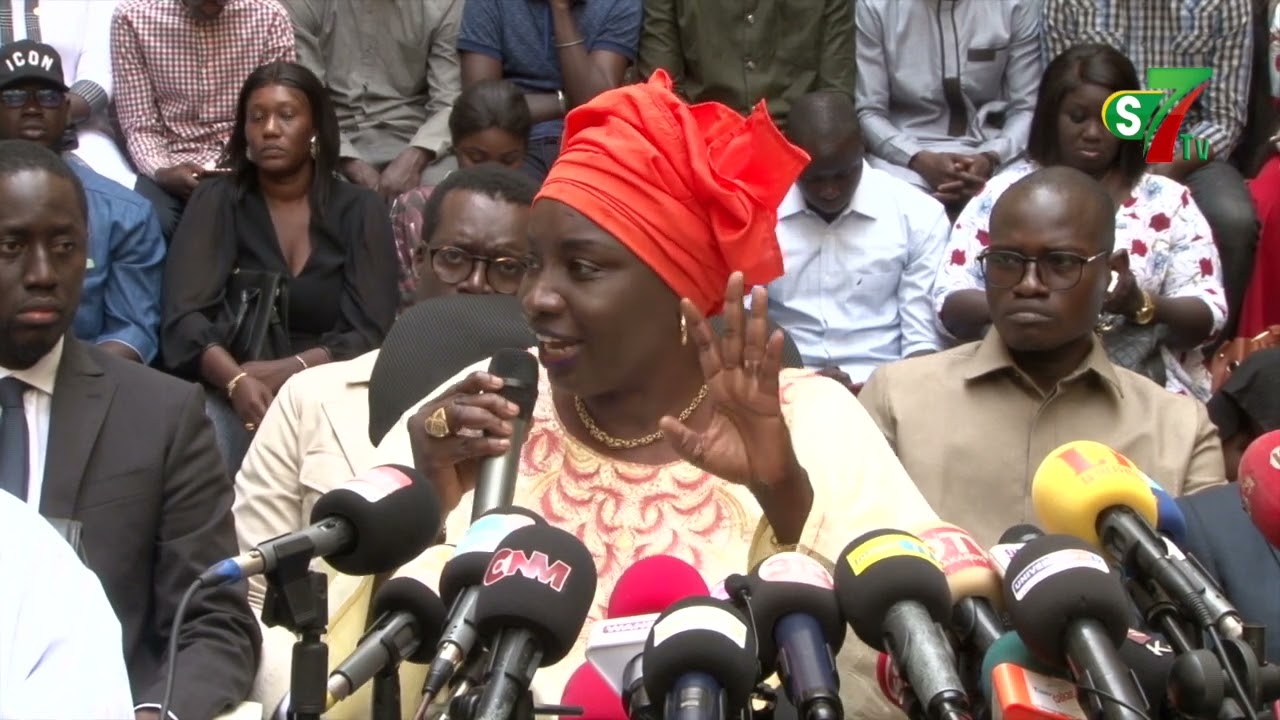 Mimi Touré recadre sévèrement Sonko