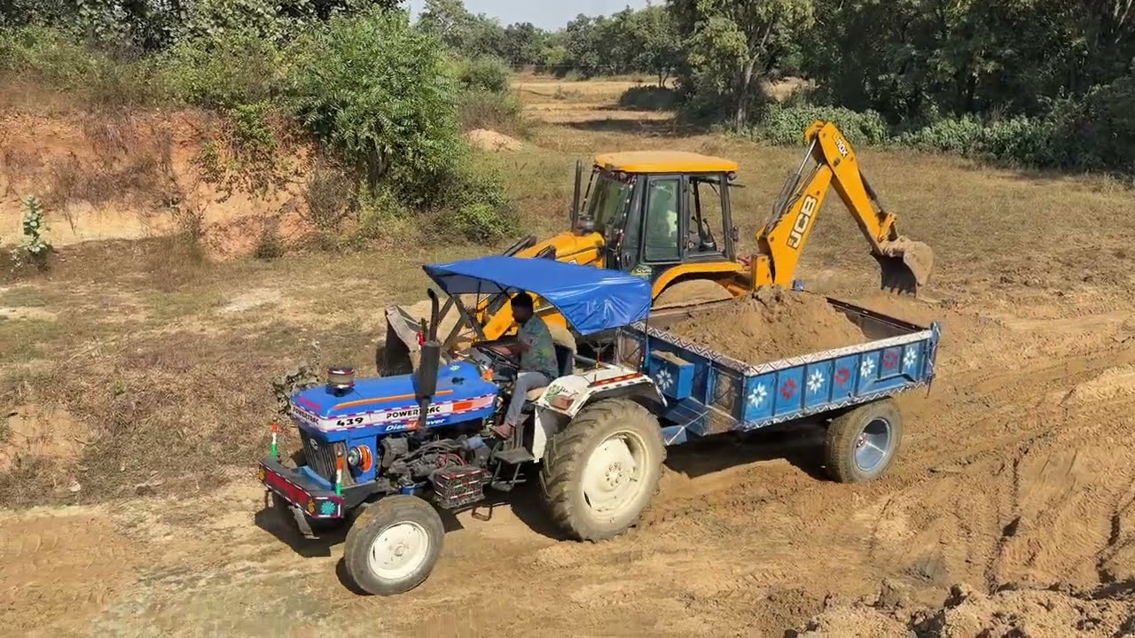 JCB 3dx Backhoe Loader Machine Loading Mud In Mahindra tractorand Stuck Mud | Jcb Video
