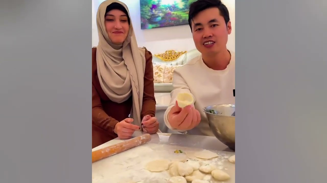Egyptian daughter-in-law tries to make Chinese dumplings for the first time