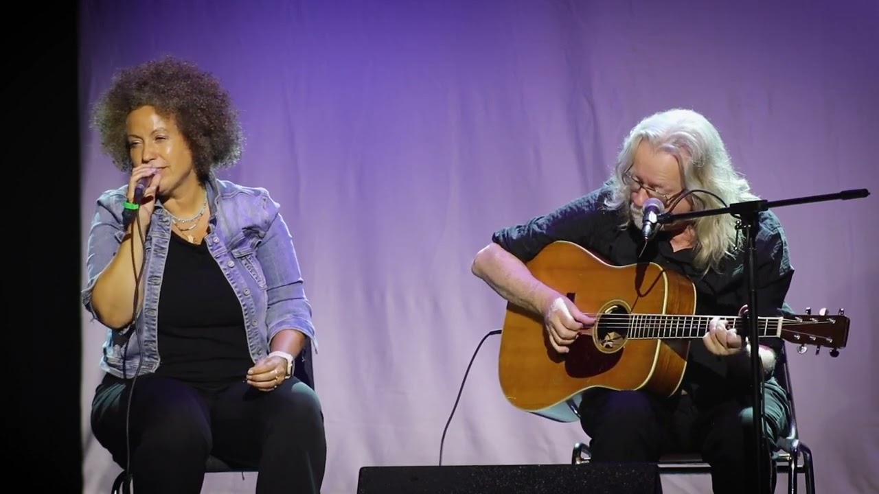 Declan Sinnott and Evelyn Kallansee Live at New Ross Guitar Festival