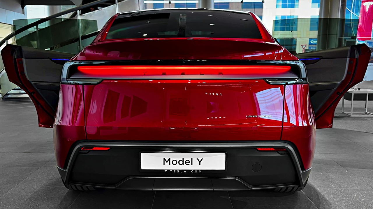 Tesla Model Y 2026 года &mdash; обзор экстерьера и интерьера.